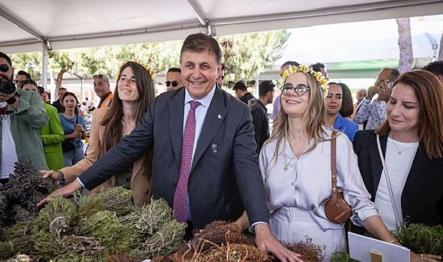 Başkan Tugay, Alaçatı Ot Festivali’nin açılışını yaptı