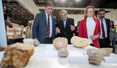 Jeoloji Festivali’nin açılışını Başkan Tugay yaptı İzmir depreme bilimin ışığında hazırlanacak