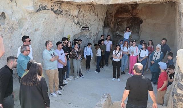 Nevşehir Hacı Bektaş Veli Üniversitesi (NEVÜ) Turizm Fakültesi öğrencileri, Kayaşehir ve Meryem Ana Kilisesi’ni gezdi