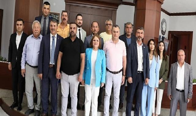 Didim’de Cumhur İttifakı Belediye Meclis Üyeleri Didim Belediye Başkanı Hatice Gençay’ı makamında ziyaret etti