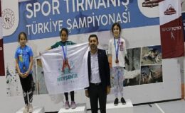 Nevşehir Belediyesi Gençlik ve Spor Kulübü sporcusu Belkıs Durmuş, Spor Tırmanış Küçükler Türkiye Şampiyonası’nda tüm rakiplerini geride bırakarak Türkiye Şampiyonu oldu.