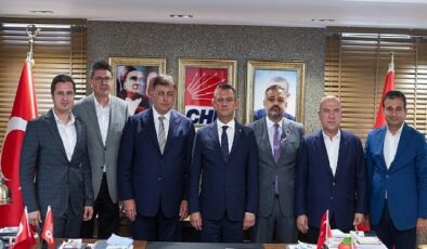 CHP Genel Başkanı Özgür Özel İzmir’e geldi