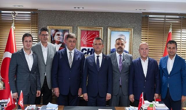 CHP Genel Başkanı Özgür Özel İzmir’e geldi