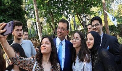 İstanbul Vakfı’nın Dr. Dilek Kaya İmamoğlu’nun fikir öncülüğüyle hayata geçirdiği Büyüt Hayallerini projesinin burs sağladığı 252 öğrenci okullarından mezun oldu