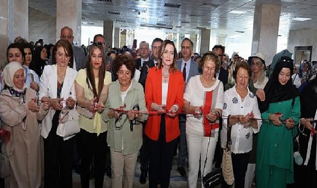 Karaman Belediyesi öncülüğünde Hayat Boyu Öğrenme Haftası etkinlikleri kapsamında düzenlenen yılsonu sergisi Lütfi Elvan Fuar ve Kongre Merkezi’nde açıldı