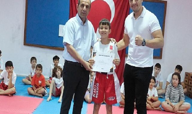 Kemer Belediyesi Kick Boks sporcuları kuşak atladı