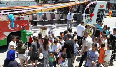 Kurban Bayramı münasebetiyle Kartepe Belediyesi tarafından ilçe genelinde düzenlenen etkinliklerle Kartepeli minikler bayram coşkusunu doyasıya yaşadılar