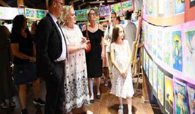 Selçuk Efes Kent Belleği hafta sonu öğrencilerin yoğun katılımı ile gerçekleşen önemli bir resim sergisinin açılışına ev sahipliği yaptı