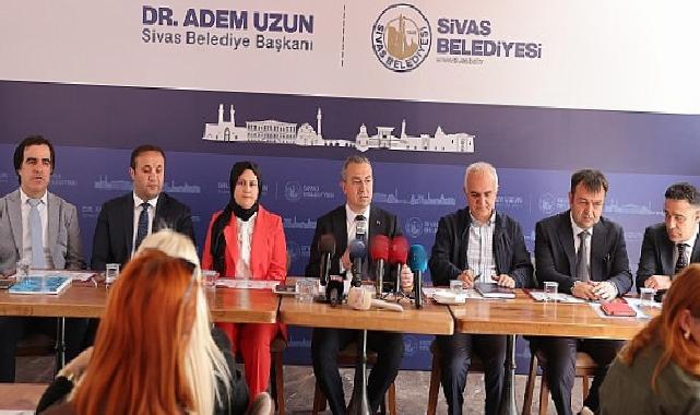 Sivas Belediye Başkanı Dr. Adem Uzun, kentte görev yapan basın mensuplarıyla bir araya geldi